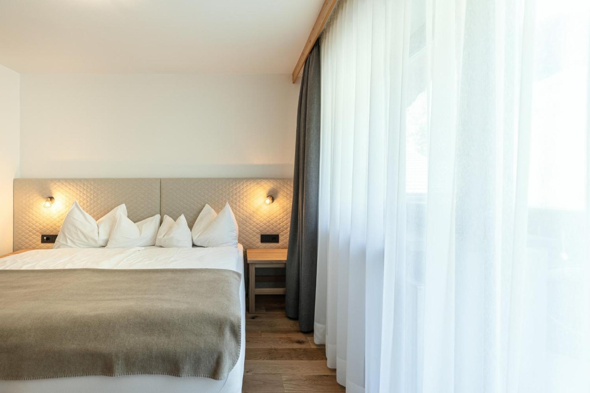 Hotel Niblea Dolomites Ortisei Exterior photo